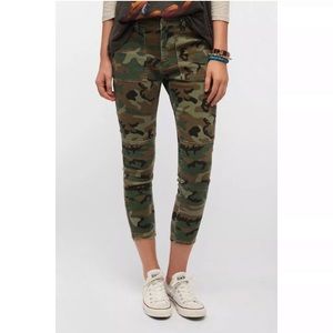 BDG Camo Skinny Ankle Zipper Cargo Crop Jeans